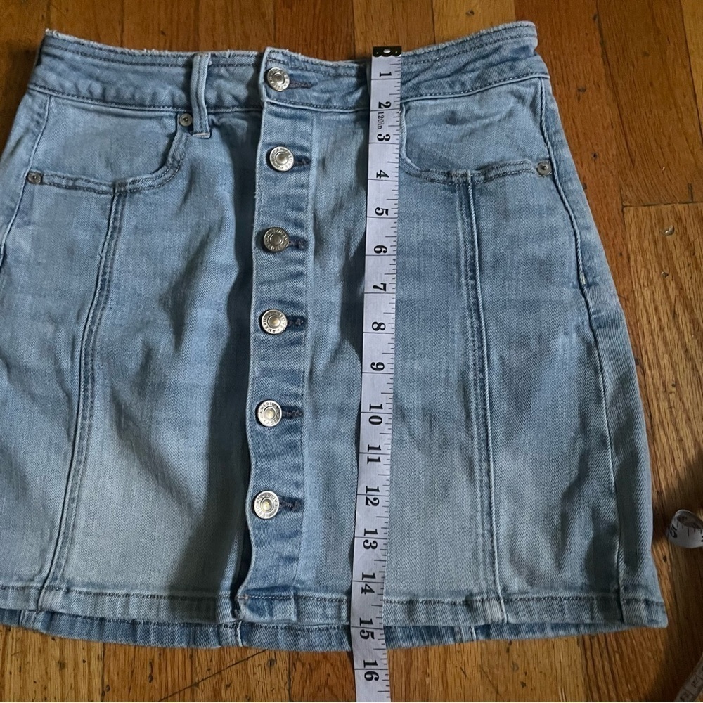 American Eagle Button Front Mini Denim Skirt Size 6 - Picture 3 of 6